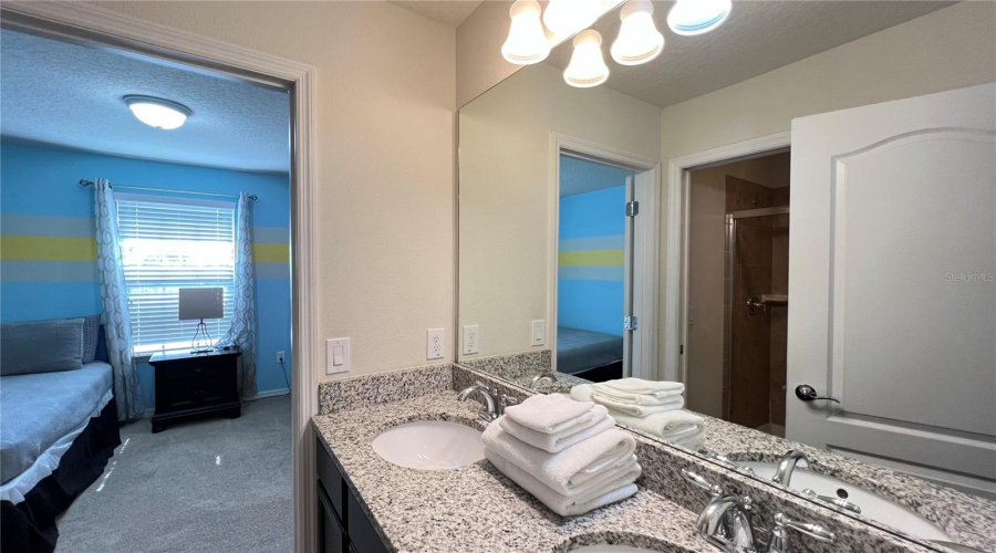Kissimmee, Florida 34747, 9 Bedrooms Bedrooms, ,6 Bathroomsbathrooms,Residential,For Sale,Nice,0,Mfrs5153553