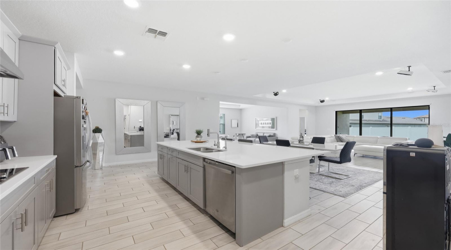 KISSIMMEE, Florida 34746, 4 Bedrooms Bedrooms, ,4 BathroomsBathrooms,Residential,For Sale,BOWFIN,0,MFRO6425046