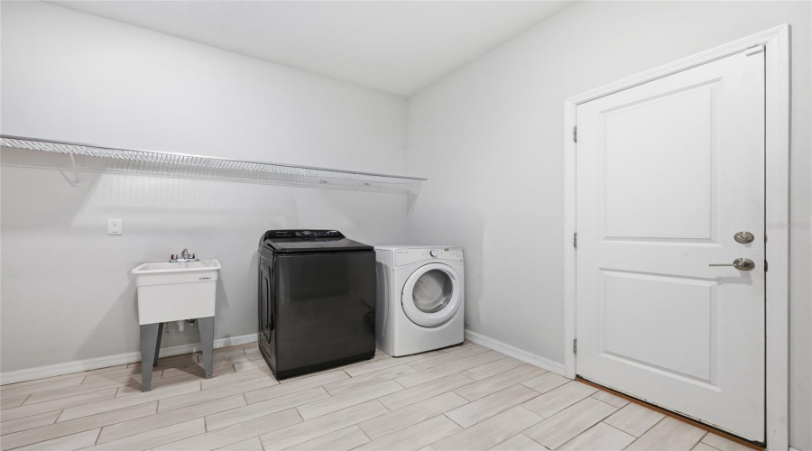 KISSIMMEE, Florida 34746, 4 Bedrooms Bedrooms, ,4 BathroomsBathrooms,Residential,For Sale,BOWFIN,0,MFRO6425046