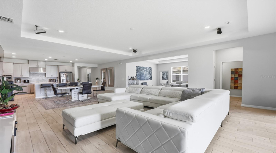 KISSIMMEE, Florida 34746, 4 Bedrooms Bedrooms, ,4 BathroomsBathrooms,Residential,For Sale,BOWFIN,0,MFRO6425046