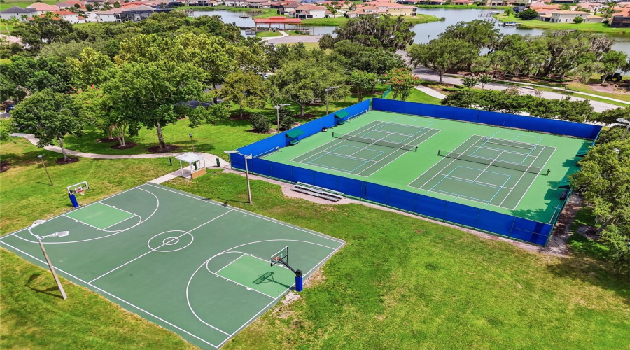 KISSIMMEE, Florida 34746, 4 Bedrooms Bedrooms, ,4 BathroomsBathrooms,Residential,For Sale,BOWFIN,0,MFRO6425046