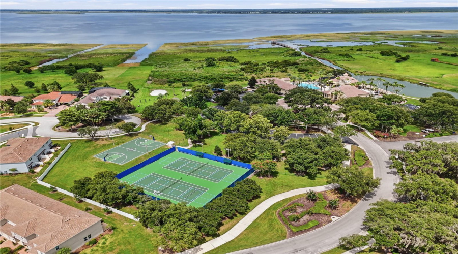 KISSIMMEE, Florida 34746, 4 Bedrooms Bedrooms, ,4 BathroomsBathrooms,Residential,For Sale,BOWFIN,0,MFRO6425046