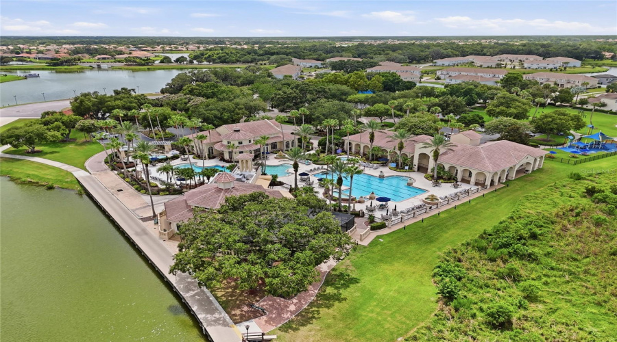 KISSIMMEE, Florida 34746, 4 Bedrooms Bedrooms, ,4 BathroomsBathrooms,Residential,For Sale,BOWFIN,0,MFRO6425046