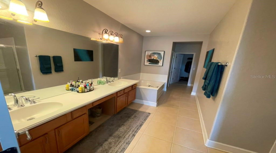 DAVENPORT, Florida 33896, 3 Bedrooms Bedrooms, ,2 BathroomsBathrooms,Residential,For Sale,GILFORD POINT,0,MFRO6425484