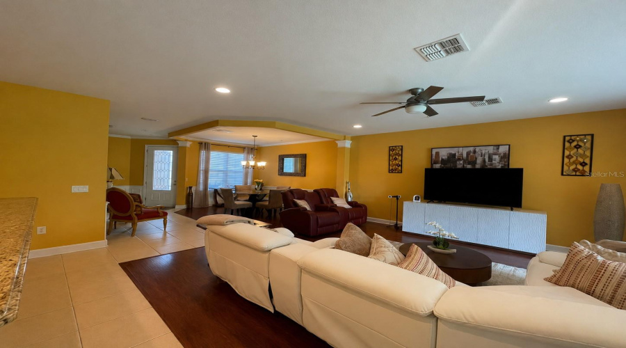 DAVENPORT, Florida 33896, 3 Bedrooms Bedrooms, ,2 BathroomsBathrooms,Residential,For Sale,GILFORD POINT,0,MFRO6425484