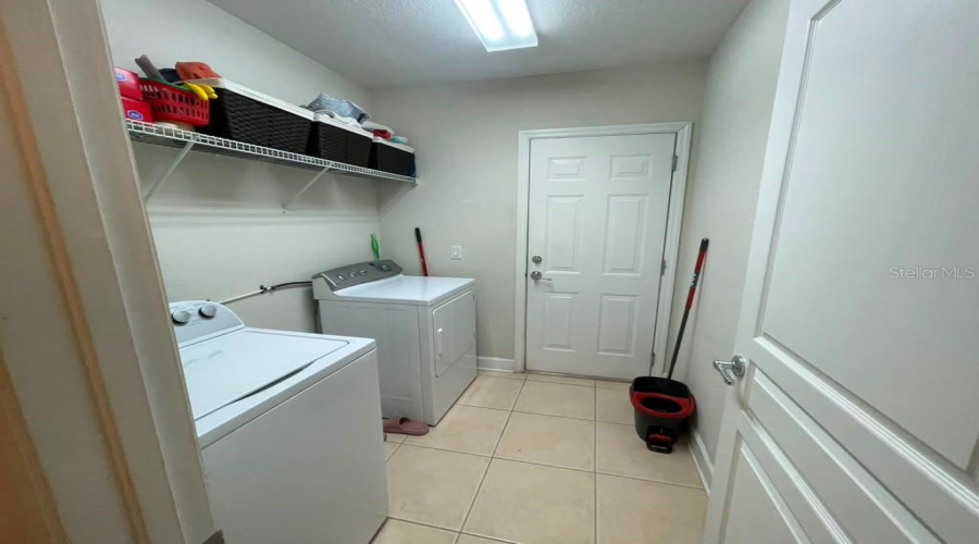 DAVENPORT, Florida 33896, 3 Bedrooms Bedrooms, ,2 BathroomsBathrooms,Residential,For Sale,GILFORD POINT,0,MFRO6425484