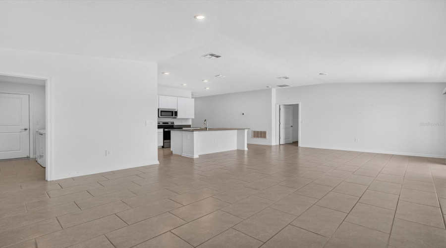 DAVENPORT, Florida 33837, 3 Bedrooms Bedrooms, ,2 BathroomsBathrooms,Residential,For Sale,JAMES PAUL,0,MFRO6422763