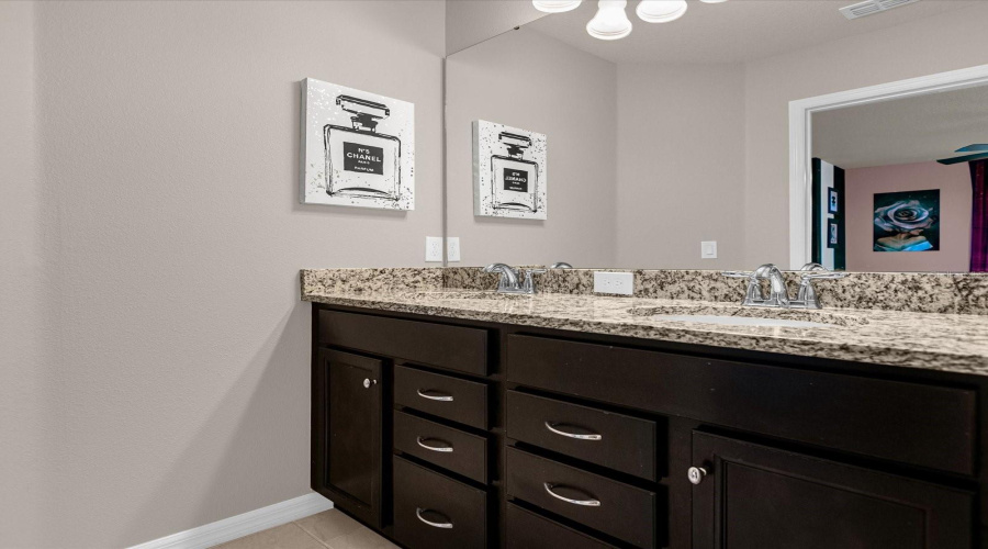 DAVENPORT, Florida 33897, 7 Bedrooms Bedrooms, ,5 BathroomsBathrooms,Residential,For Sale,SUMMER,0,MFRO6425539