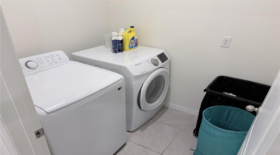 DAVENPORT, Florida 33897, 4 Bedrooms Bedrooms, ,2 BathroomsBathrooms,Residential,For Sale,IGUANA,0,MFRS5153259
