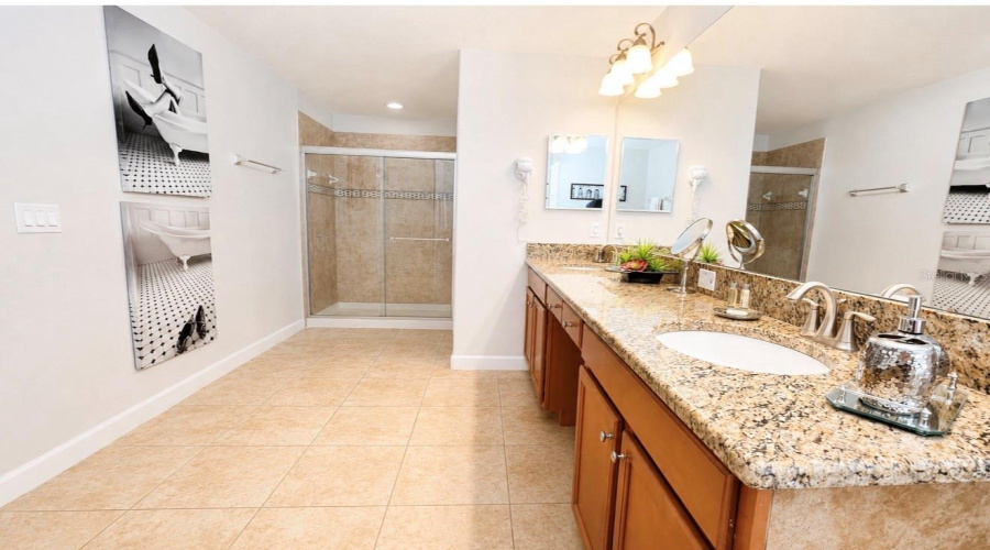 KISSIMMEE, Florida 34747, 5 Bedrooms Bedrooms, ,5 BathroomsBathrooms,Residential,For Sale,BISMARCK PALM,0,MFRO6424466