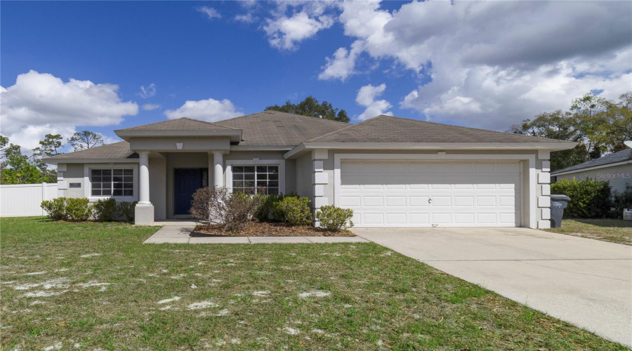 DAVENPORT, Florida 33896, 3 Bedrooms Bedrooms, ,2 BathroomsBathrooms,Residential,For Sale,PARADISE WOODS,0,MFRO6387989