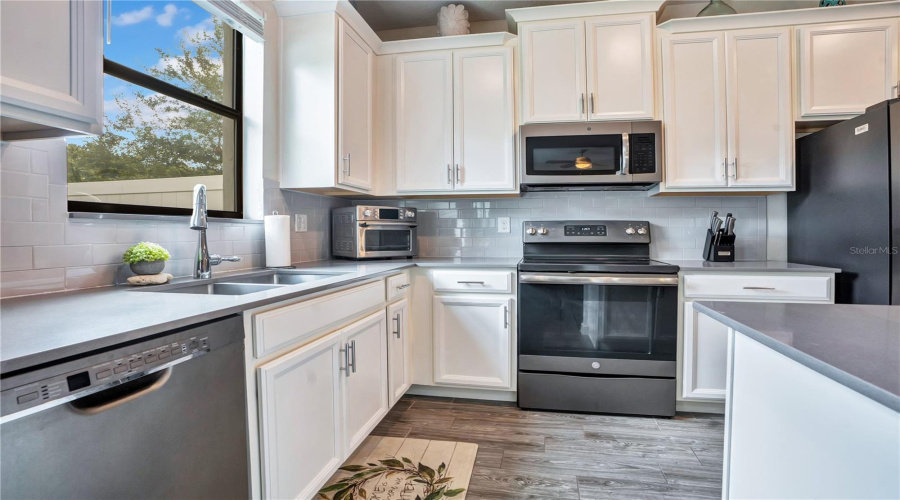 DAVENPORT, Florida 33896, 3 Bedrooms Bedrooms, ,2 BathroomsBathrooms,Residential,For Sale,ROYAL ST GEORGE,0,MFRA4697941