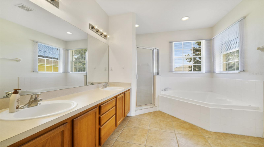 DAVENPORT, Florida 33837, 4 Bedrooms Bedrooms, ,3 BathroomsBathrooms,Residential,For Sale,WILDFLOWER,0,MFRO6425697