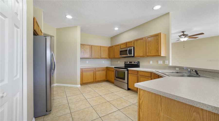DAVENPORT, Florida 33837, 4 Bedrooms Bedrooms, ,3 BathroomsBathrooms,Residential,For Sale,WILDFLOWER,0,MFRO6425697