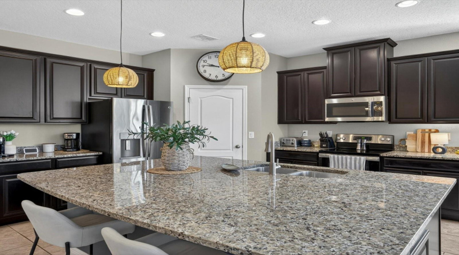 DAVENPORT, Florida 33837, 3 Bedrooms Bedrooms, ,2 BathroomsBathrooms,Residential,For Sale,WHIRLAWAY,0,MFRO6425563