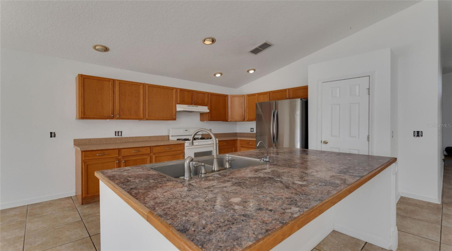 DAVENPORT, Florida 33897, 3 Bedrooms Bedrooms, ,2 BathroomsBathrooms,Residential,For Sale,BERWICK DR,0,MFRS5153846