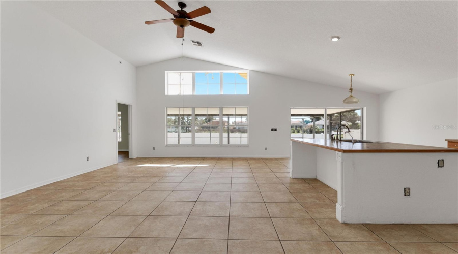 DAVENPORT, Florida 33897, 3 Bedrooms Bedrooms, ,2 BathroomsBathrooms,Residential,For Sale,BERWICK DR,0,MFRS5153846