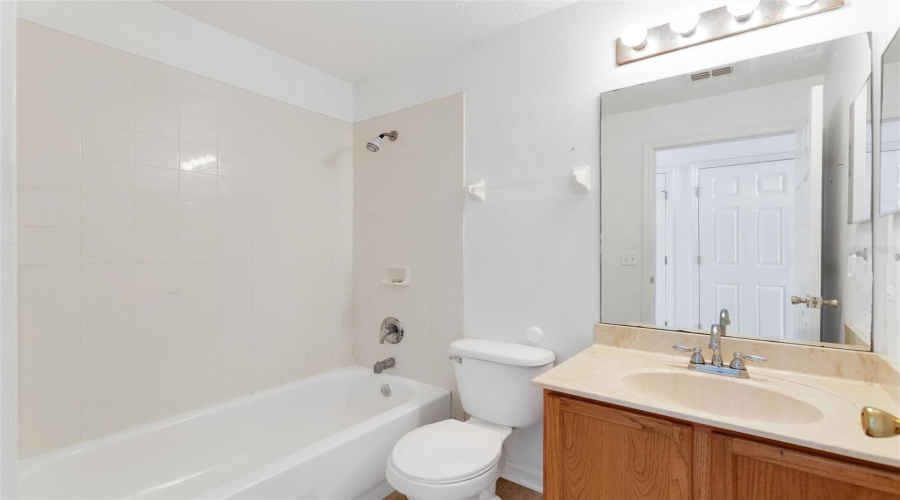 DAVENPORT, Florida 33897, 3 Bedrooms Bedrooms, ,2 BathroomsBathrooms,Residential,For Sale,BERWICK DR,0,MFRS5153846