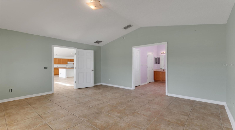 DAVENPORT, Florida 33897, 3 Bedrooms Bedrooms, ,2 BathroomsBathrooms,Residential,For Sale,BERWICK DR,0,MFRS5153846