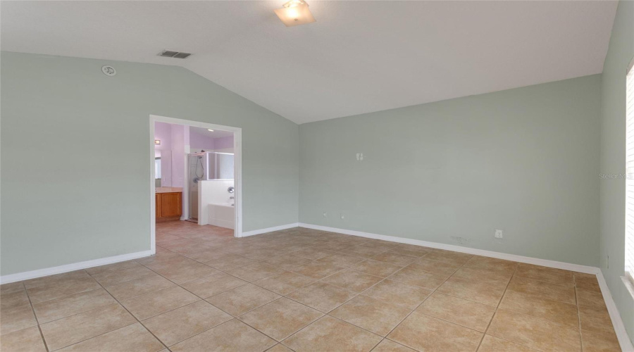 DAVENPORT, Florida 33897, 3 Bedrooms Bedrooms, ,2 BathroomsBathrooms,Residential,For Sale,BERWICK DR,0,MFRS5153846