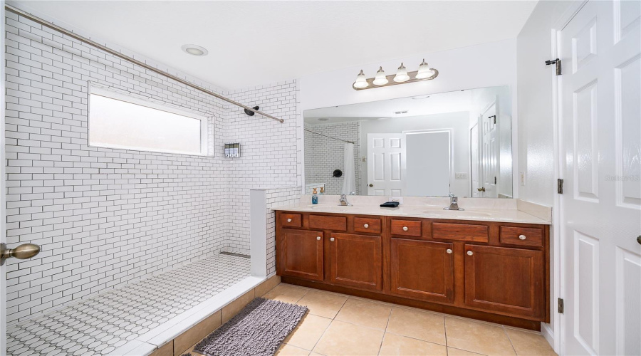 Primary  En-suite