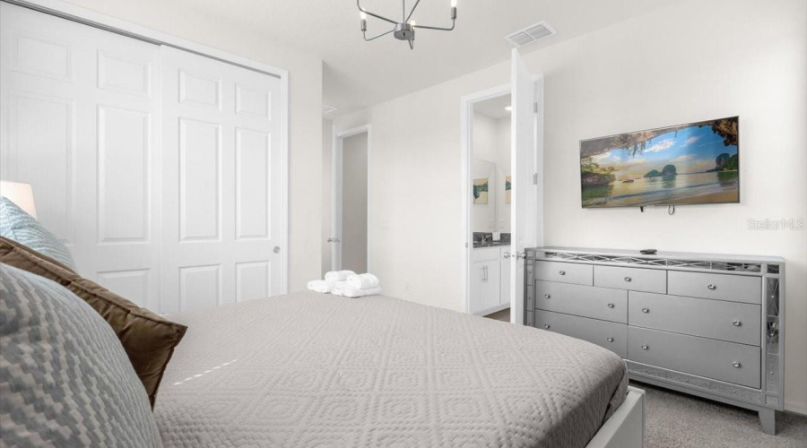 KISSIMMEE, Florida 34747, 9 Bedrooms Bedrooms, ,6 BathroomsBathrooms,Residential,For Sale,TROPICAL PALMS,0,MFRO6425706