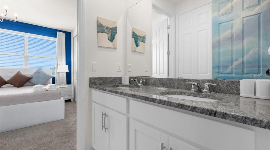 KISSIMMEE, Florida 34747, 9 Bedrooms Bedrooms, ,6 BathroomsBathrooms,Residential,For Sale,TROPICAL PALMS,0,MFRO6425706