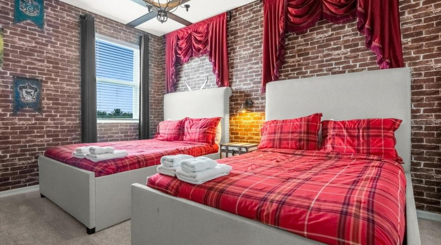 KISSIMMEE, Florida 34747, 9 Bedrooms Bedrooms, ,6 BathroomsBathrooms,Residential,For Sale,TROPICAL PALMS,0,MFRO6425706