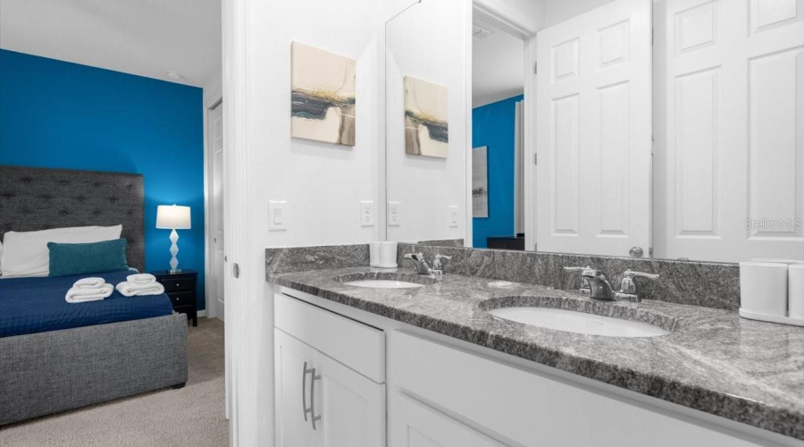KISSIMMEE, Florida 34747, 9 Bedrooms Bedrooms, ,6 BathroomsBathrooms,Residential,For Sale,TROPICAL PALMS,0,MFRO6425706