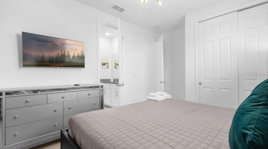 KISSIMMEE, Florida 34747, 9 Bedrooms Bedrooms, ,6 BathroomsBathrooms,Residential,For Sale,TROPICAL PALMS,0,MFRO6425706