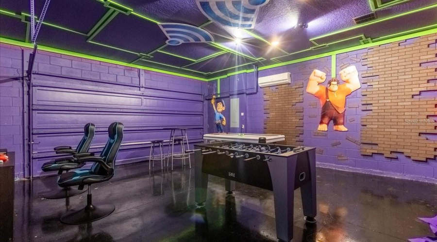 KISSIMMEE, Florida 34747, 9 Bedrooms Bedrooms, ,6 BathroomsBathrooms,Residential,For Sale,TROPICAL PALMS,0,MFRO6425706