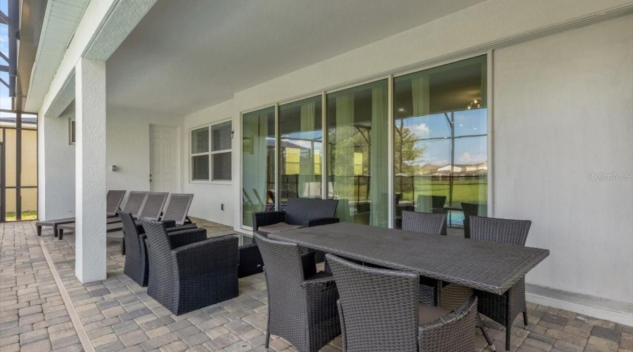 KISSIMMEE, Florida 34747, 9 Bedrooms Bedrooms, ,6 BathroomsBathrooms,Residential,For Sale,TROPICAL PALMS,0,MFRO6425706