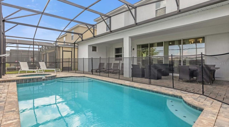 KISSIMMEE, Florida 34747, 9 Bedrooms Bedrooms, ,6 BathroomsBathrooms,Residential,For Sale,TROPICAL PALMS,0,MFRO6425706