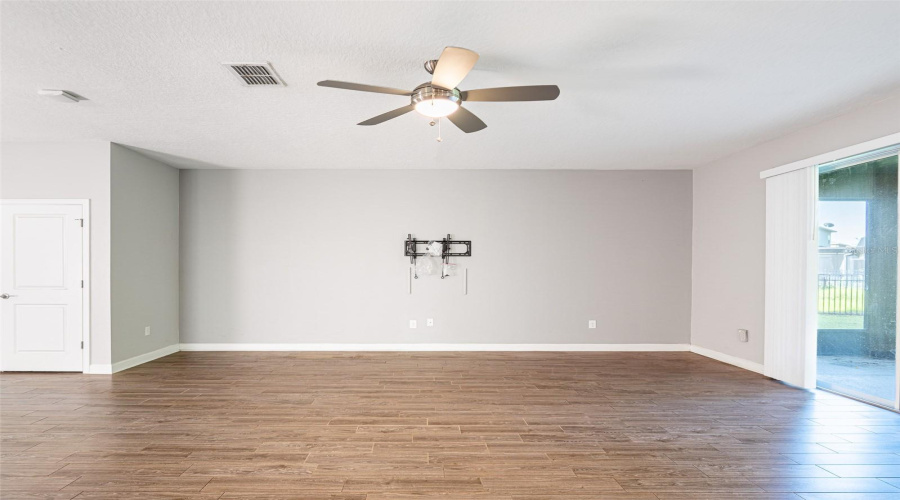 DAVENPORT, Florida 33837, 6 Bedrooms Bedrooms, ,4 BathroomsBathrooms,Residential,For Sale,BRUNSWICK,0,MFRS5153137