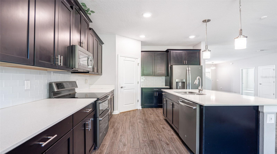 DAVENPORT, Florida 33837, 6 Bedrooms Bedrooms, ,4 BathroomsBathrooms,Residential,For Sale,BRUNSWICK,0,MFRS5153137