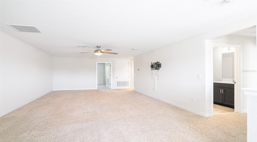 DAVENPORT, Florida 33837, 6 Bedrooms Bedrooms, ,4 BathroomsBathrooms,Residential,For Sale,BRUNSWICK,0,MFRS5153137