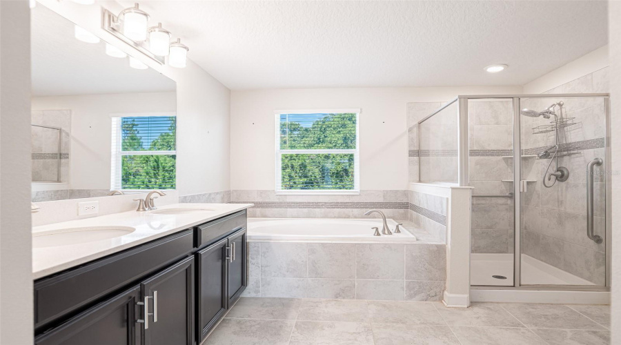 DAVENPORT, Florida 33837, 6 Bedrooms Bedrooms, ,4 BathroomsBathrooms,Residential,For Sale,BRUNSWICK,0,MFRS5153137