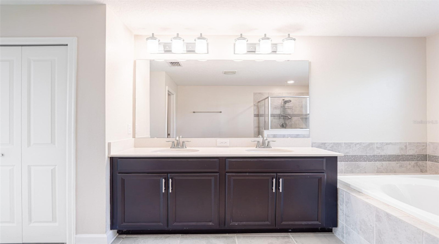 DAVENPORT, Florida 33837, 6 Bedrooms Bedrooms, ,4 BathroomsBathrooms,Residential,For Sale,BRUNSWICK,0,MFRS5153137