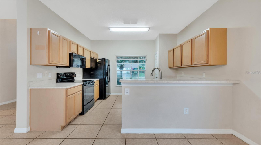 DAVENPORT, Florida 33896, 5 Bedrooms Bedrooms, ,4 BathroomsBathrooms,Residential,For Sale,WINDSOR,0,MFRO6424888