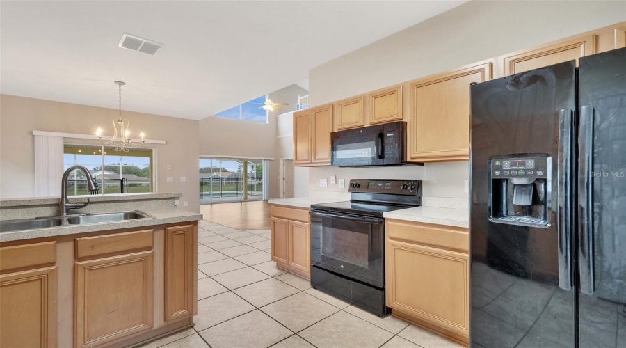 DAVENPORT, Florida 33896, 5 Bedrooms Bedrooms, ,4 BathroomsBathrooms,Residential,For Sale,WINDSOR,0,MFRO6424888