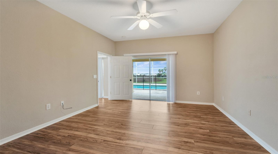 DAVENPORT, Florida 33896, 5 Bedrooms Bedrooms, ,4 BathroomsBathrooms,Residential,For Sale,WINDSOR,0,MFRO6424888