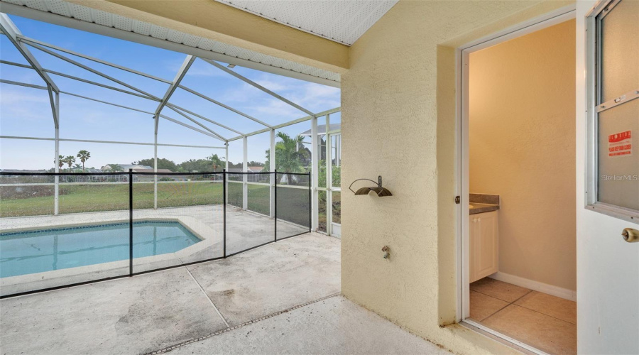 DAVENPORT, Florida 33896, 5 Bedrooms Bedrooms, ,4 BathroomsBathrooms,Residential,For Sale,WINDSOR,0,MFRO6424888