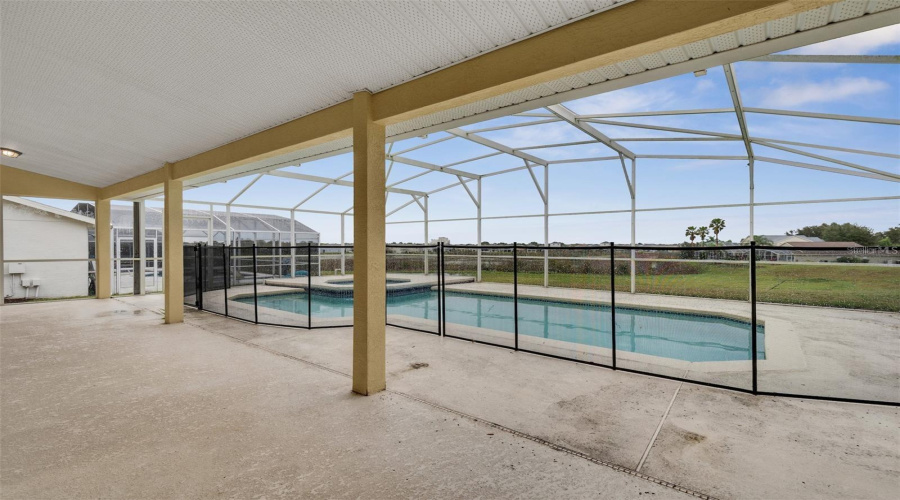 DAVENPORT, Florida 33896, 5 Bedrooms Bedrooms, ,4 BathroomsBathrooms,Residential,For Sale,WINDSOR,0,MFRO6424888