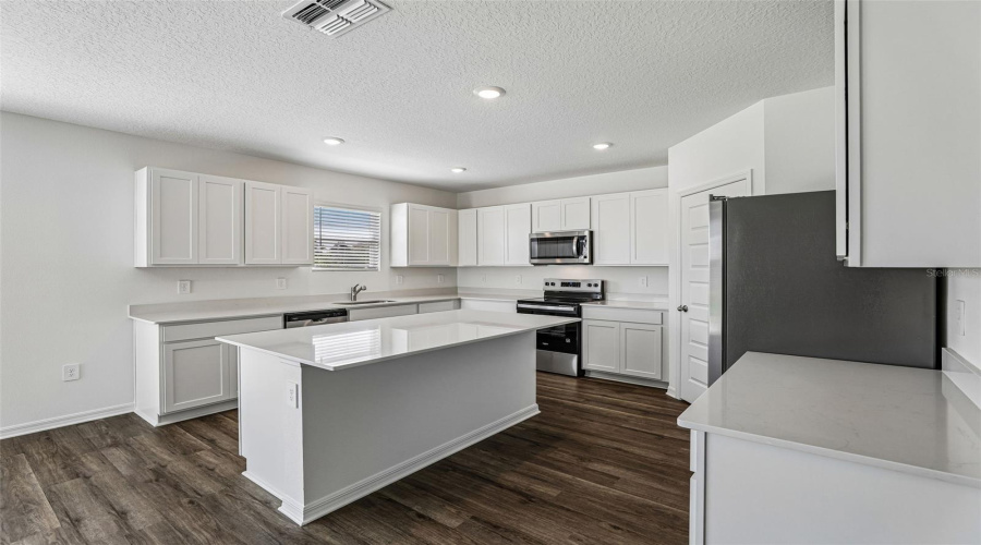 DAVENPORT, Florida 33837, 4 Bedrooms Bedrooms, ,3 BathroomsBathrooms,Residential,For Sale,LIMEKLIN FALLS,0,MFRO6425765