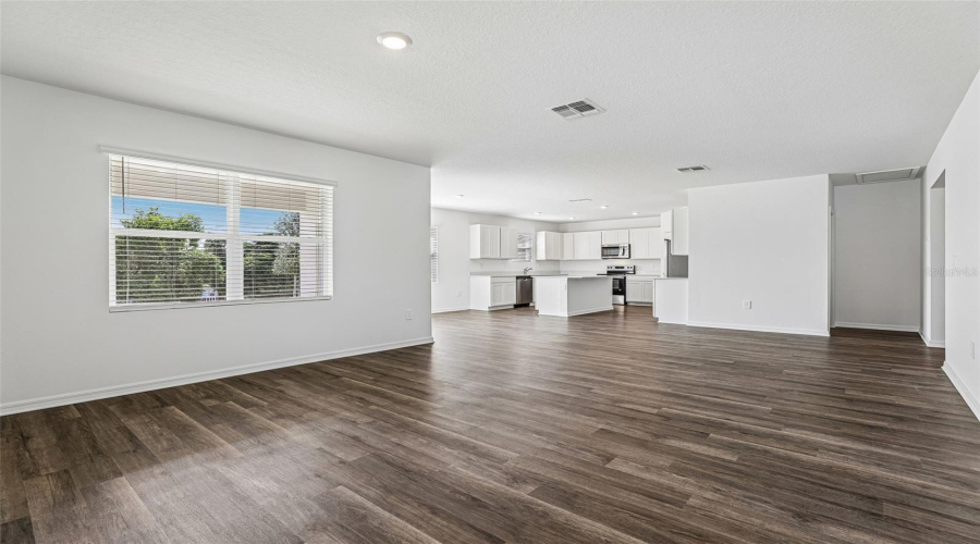 DAVENPORT, Florida 33837, 4 Bedrooms Bedrooms, ,3 BathroomsBathrooms,Residential,For Sale,LIMEKLIN FALLS,0,MFRO6425765
