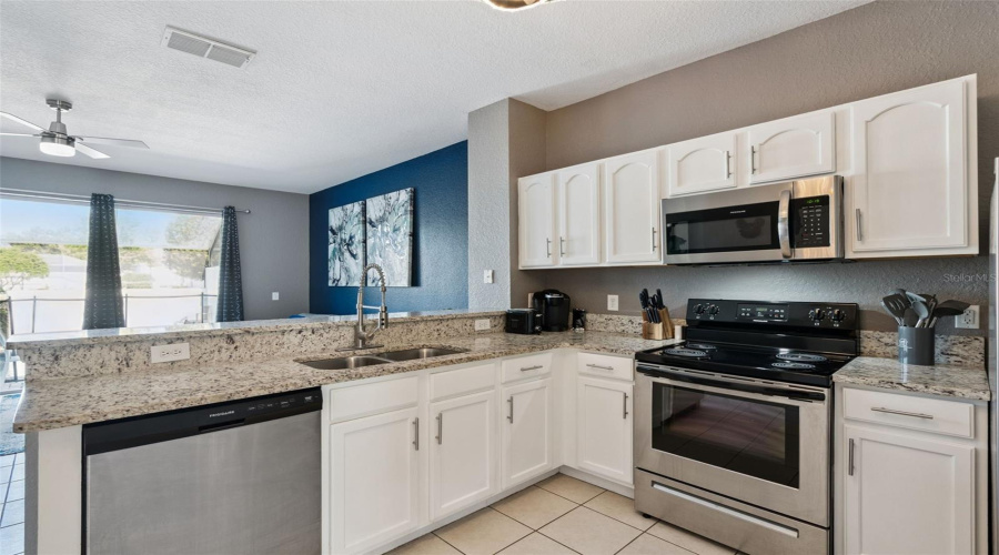 KISSIMMEE, Florida 34747, 3 Bedrooms Bedrooms, ,3 BathroomsBathrooms,Residential,For Sale,MANESHAW,0,MFRO6421480