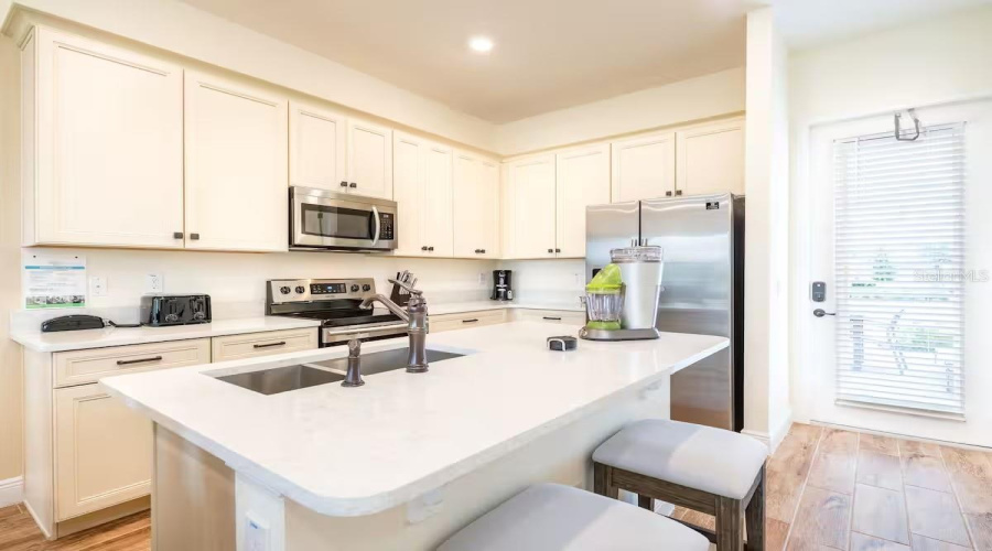 KISSIMMEE, Florida 34747, 4 Bedrooms Bedrooms, ,4 BathroomsBathrooms,Residential,For Sale,SALTED RIM,0,MFRO6419668