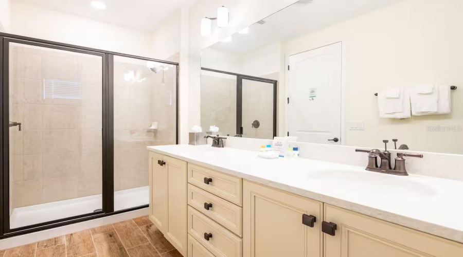 KISSIMMEE, Florida 34747, 4 Bedrooms Bedrooms, ,4 BathroomsBathrooms,Residential,For Sale,SALTED RIM,0,MFRO6419668