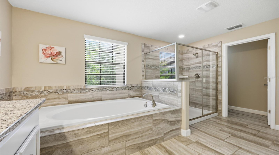 DAVENPORT, Florida 33896, 5 Bedrooms Bedrooms, ,4 BathroomsBathrooms,Residential,For Sale,ROLLING FAIRWAY,0,MFRO6425069