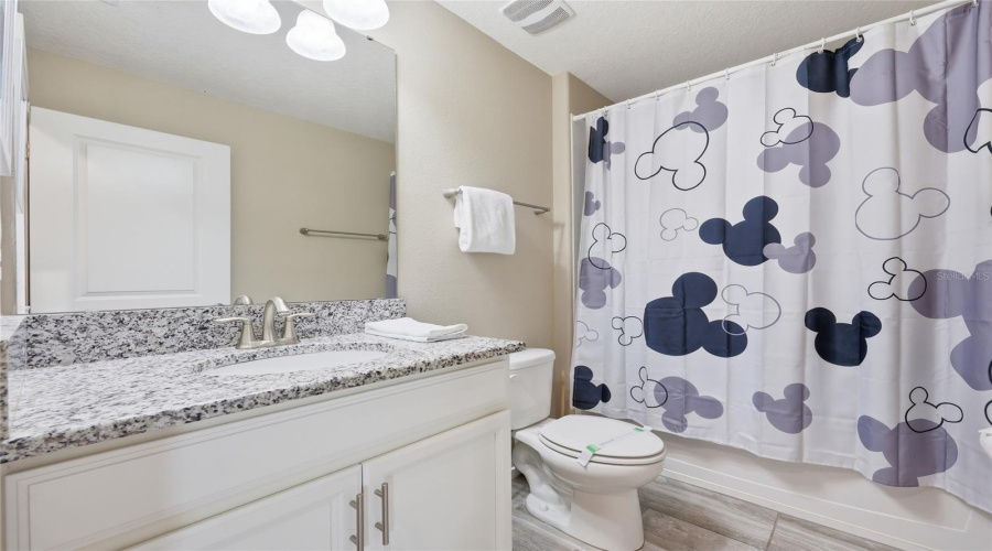 DAVENPORT, Florida 33896, 5 Bedrooms Bedrooms, ,4 BathroomsBathrooms,Residential,For Sale,ROLLING FAIRWAY,0,MFRO6425069